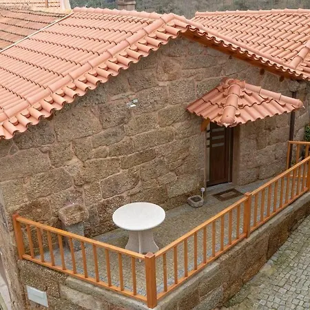 Casa Largo S Lourenco E Casa Da Videira