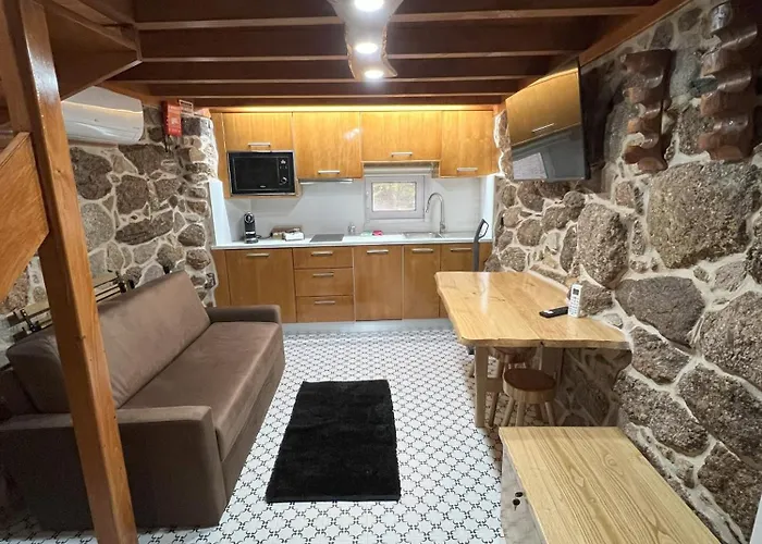 Casa Largo S Lourenco E Casa Da Videira